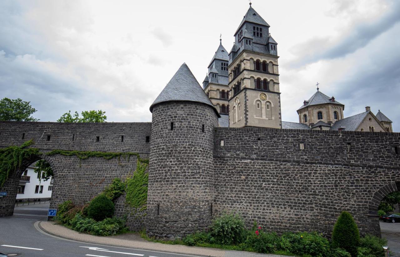 Hinter Burg, Haus Mit Garten Mayen Ngoại thất bức ảnh